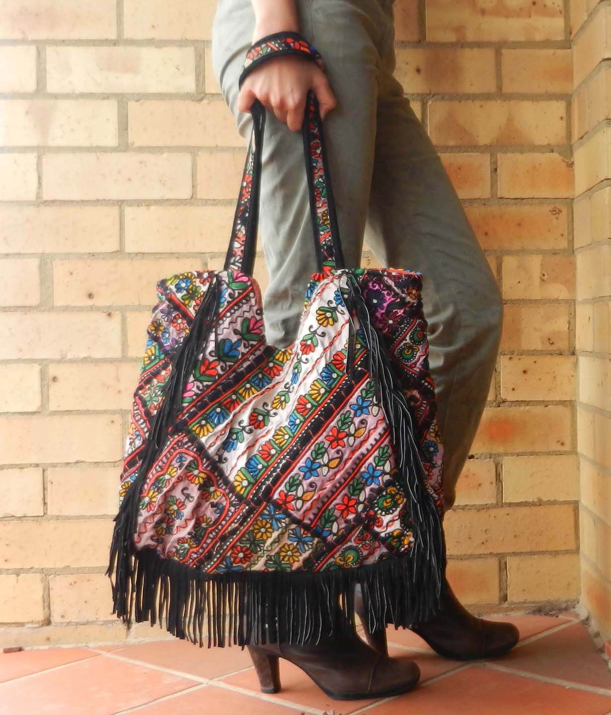 Women Sling bag,Diwali collection,Party clutch,Golden Metal  clutches,Vintage Purse, Brass Bag, Antique Hand clutch,Ethnic Clutch:  Handbags: Amazon.com
